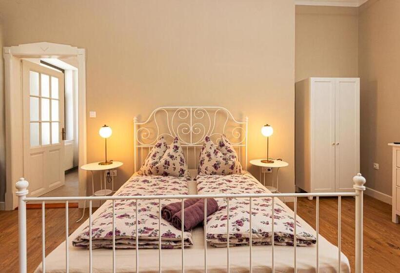 Люкс Повышенной Комфортности, Ester S Szentbékkálla