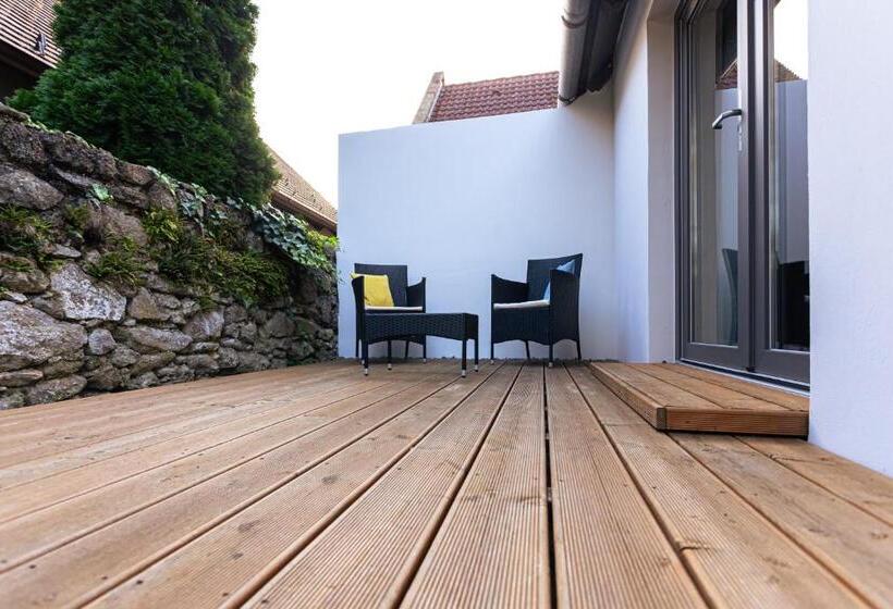 Номер Deluxe, Ester S Szentbékkálla