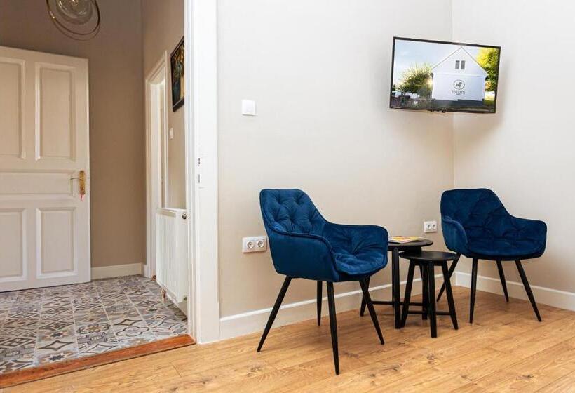 Номер Стандарт, Ester S Szentbékkálla