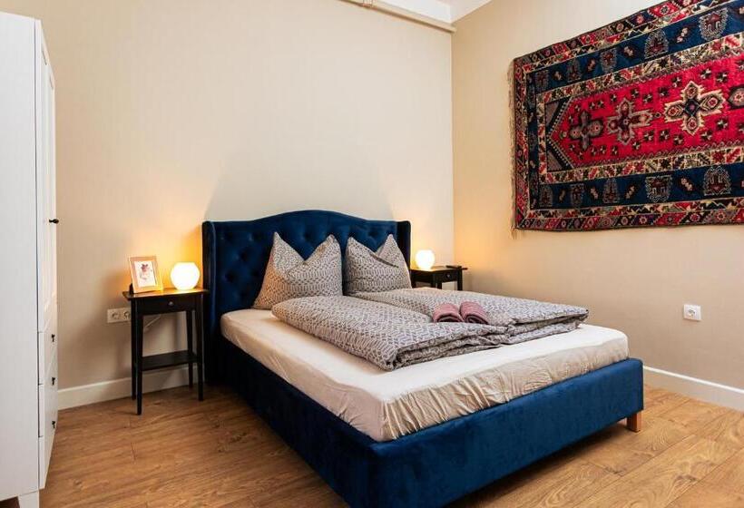 Номер Стандарт, Ester S Szentbékkálla