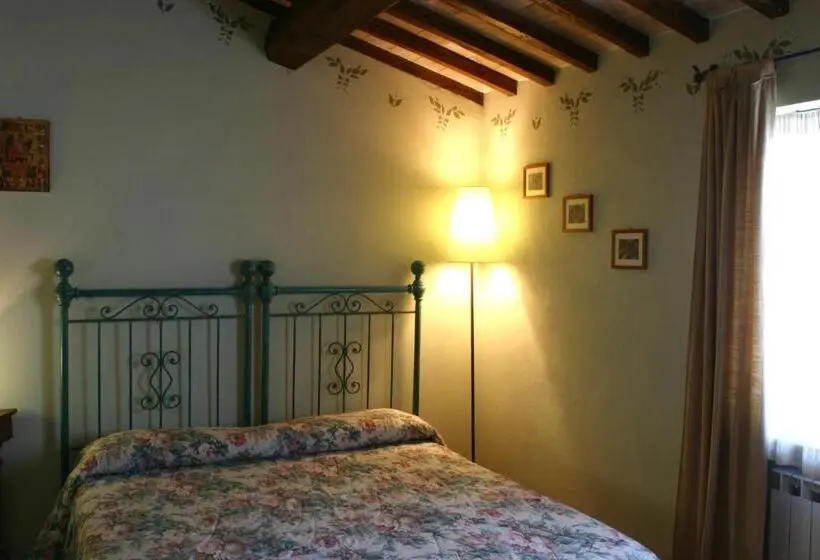 Standard Neljän Hengen Huone, Agriturismo Casale Nel Parco Dei Monti Sibillini