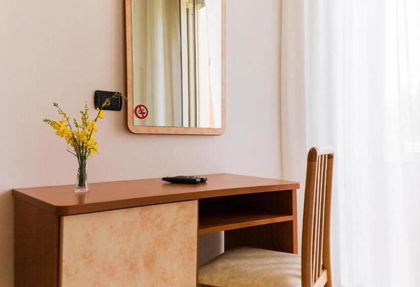 اتاق استاندارد یک نفره, Garisenda