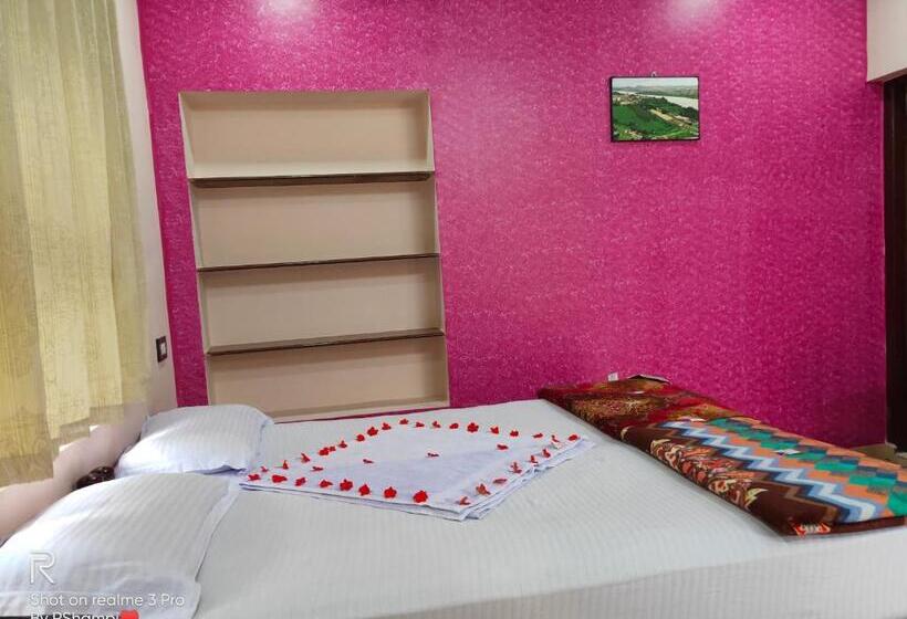Номер Deluxe, Manasa Guest House