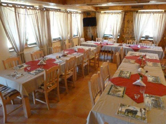 غرفة ديلوكس ثلاثية, Q Ranch