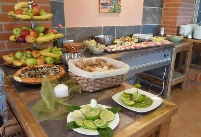 デラックスの４人部屋, Q Ranch