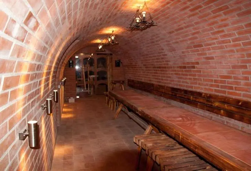 デラックスの４人部屋, Q Ranch