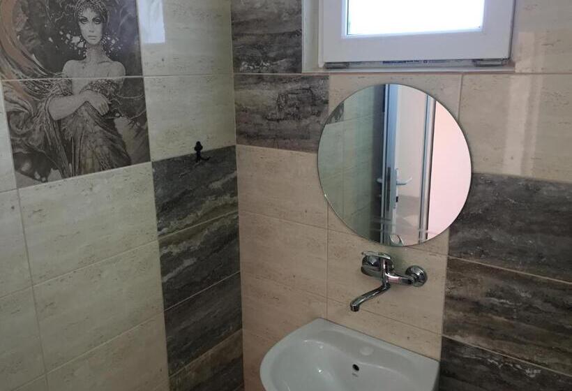 غرفة قياسية, Vila Flory & Crystiana