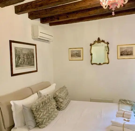 اتاق لوکس, B&b Fortuny