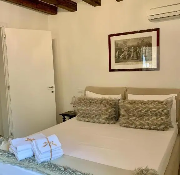 اتاق لوکس, B&b Fortuny