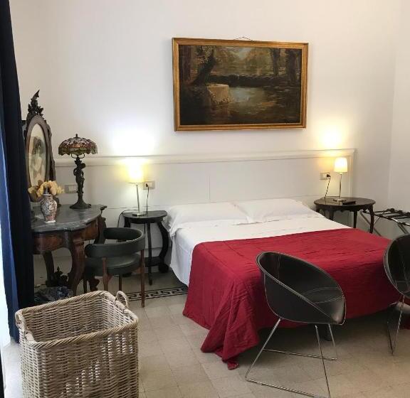 Четырехместный Номер Стандарт с Балконом, B&b Nike   Rooms Only