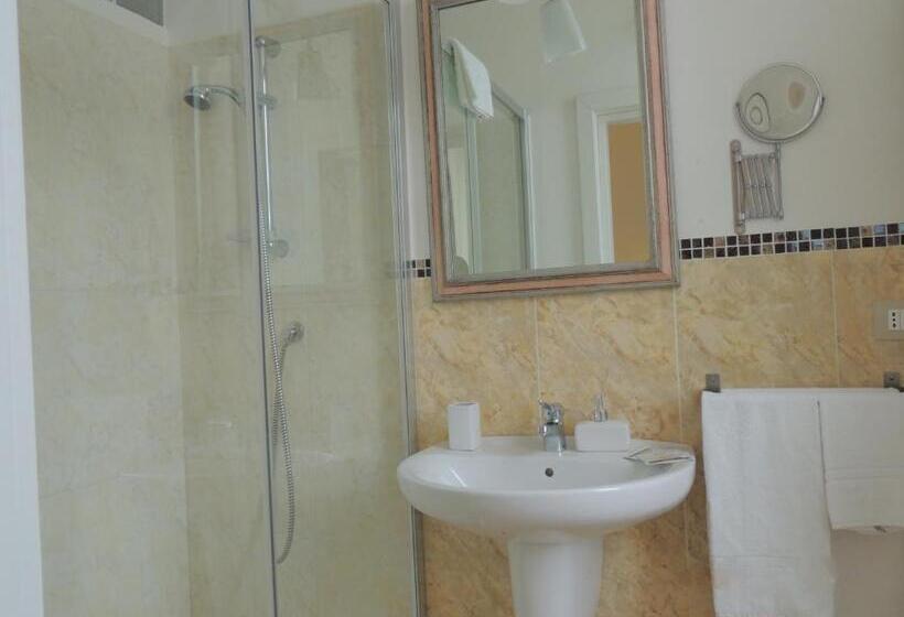 バルコニー付スタンダード4ベッドルーム, B&b Nike Rooms Only