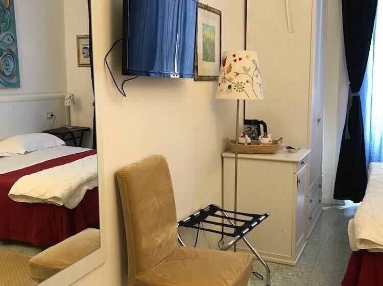 バルコニー付きスタンダードルーム, B&b Nike Rooms Only