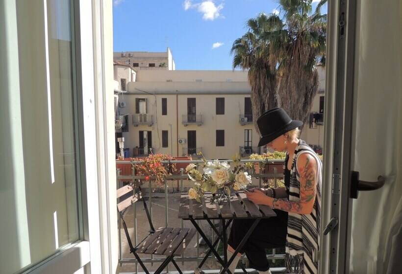 バルコニー付スタンダード4ベッドルーム, B&b Nike Rooms Only