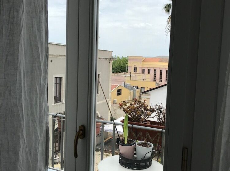 オーシャンビュースタンダードルームバルコニー付き, B&b Nike Rooms Only