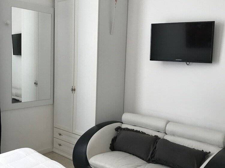 オーシャンビュースタンダードルームバルコニー付き, B&b Nike Rooms Only