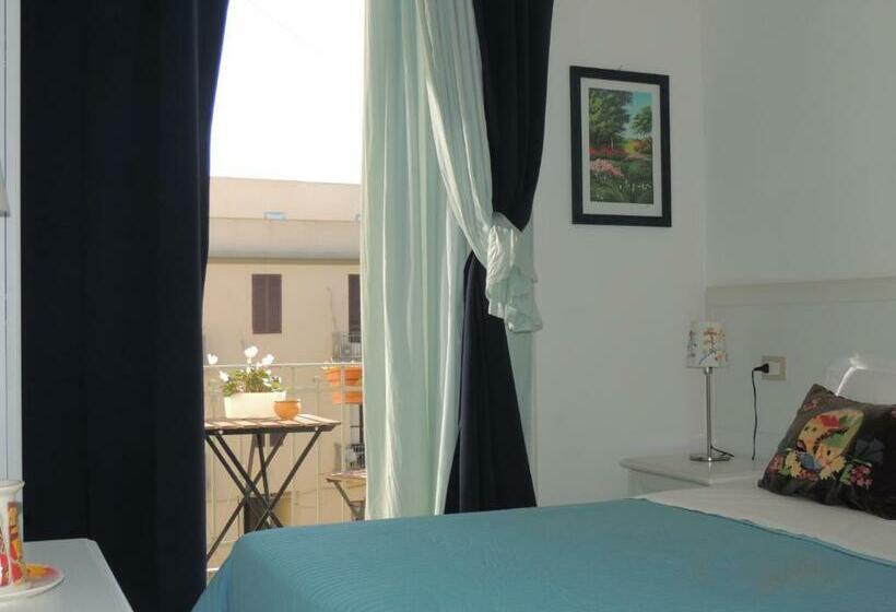 バルコニー付きスタンダードルーム, B&b Nike Rooms Only