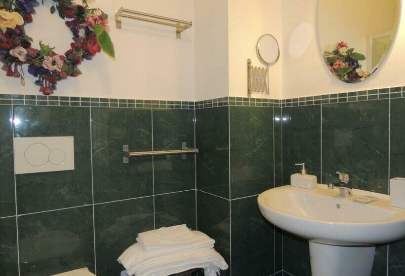 バルコニー付きスタンダードルーム, B&b Nike Rooms Only