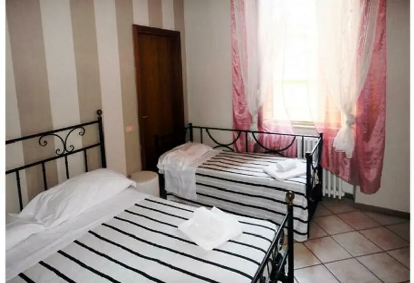 آپارتمان 2 خوابه, B&b Smeraldo Airport