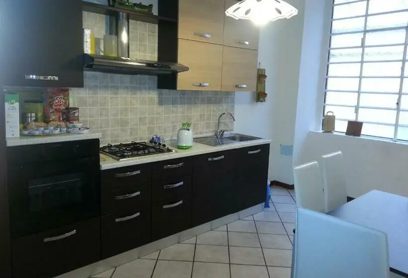 آپارتمان 2 خوابه, B&b Smeraldo Airport
