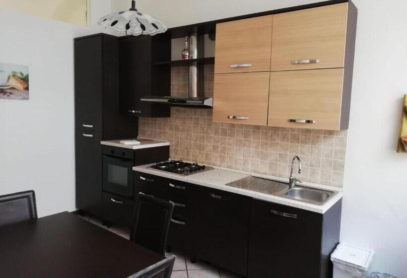 آپارتمان 2 خوابه, B&b Smeraldo Airport