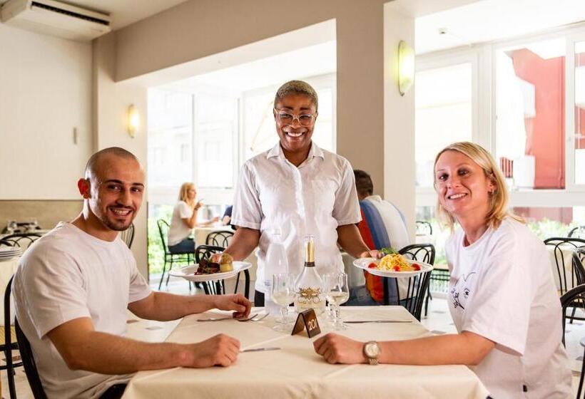 غرفة عائلية ذات إطلالة جانبية على البحر, Christian Ideale Per Famiglie