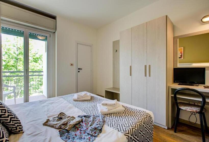 带阳台及侧面海景的标准房间, Christian Ideale Per Famiglie