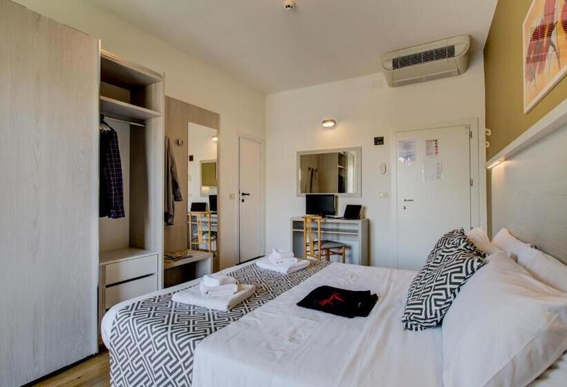 غرفة قياسية مزوَّدة بشُرفة إطلالة جانبية علي البحر, Christian Ideale Per Famiglie