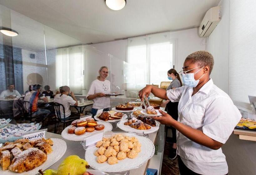 غرفة قياسية مزوَّدة بشُرفة إطلالة جانبية علي البحر, Christian Ideale Per Famiglie