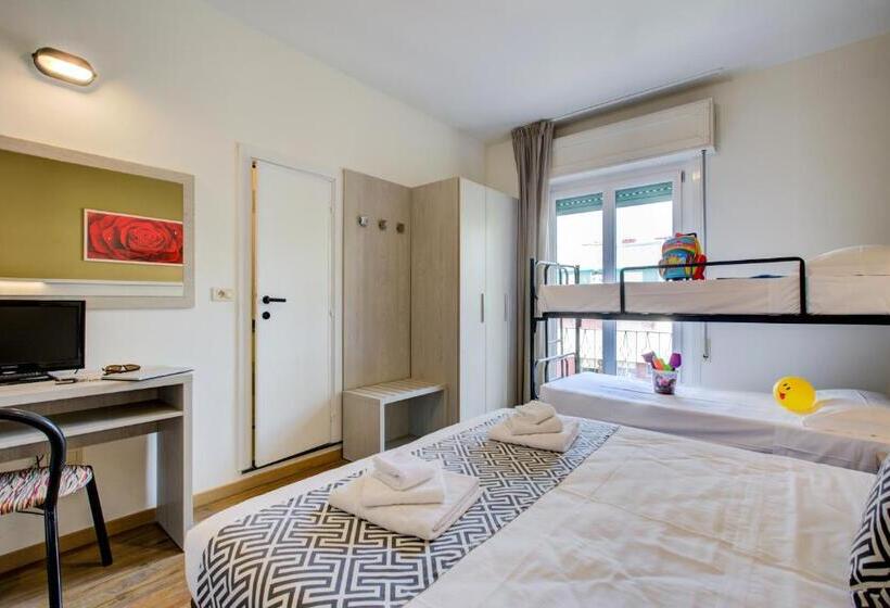 غرفة قياسية رباعية مزودة بشُرفة, Christian Ideale Per Famiglie