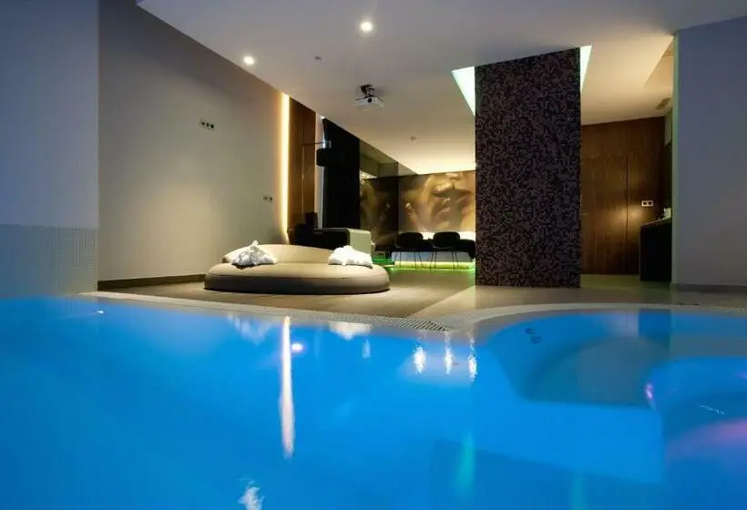 Sviitti Uima-allas, Mood Private Suites