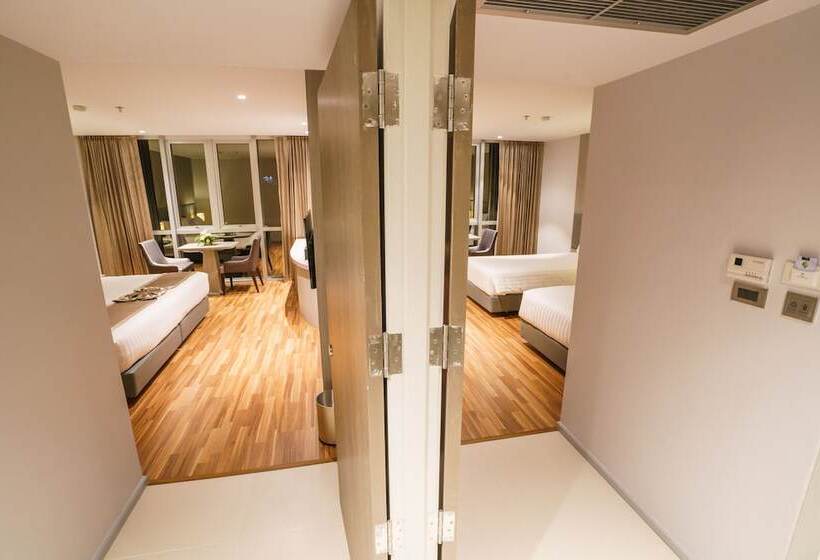 수피리어 룸, New Season Square