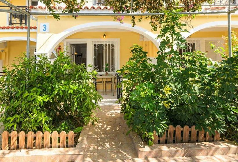 スタンダードスタジオ, Zante Palace