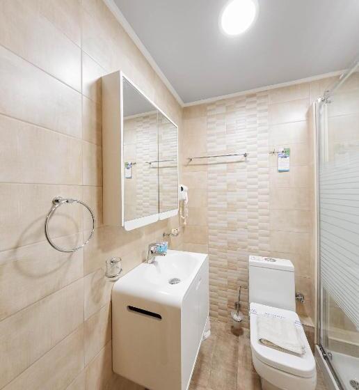 شقة عائلية, Zante Palace