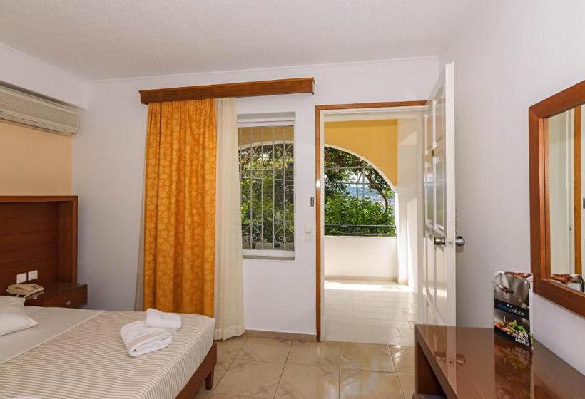 غرفة قياسية مزوَّدة بتراس, Zante Palace