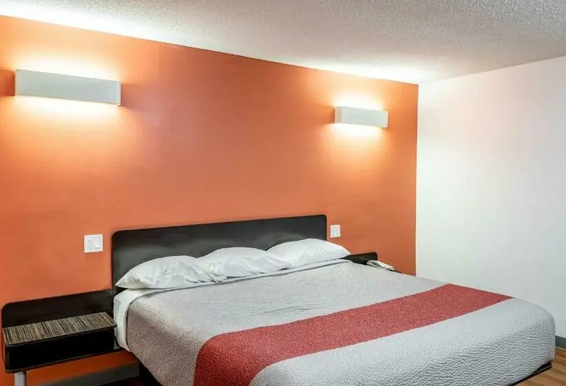 キングサイズベッドのデラックスルーム, Motel 6fort Nelson, Bc