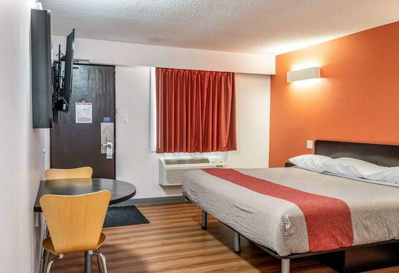 חדר דחוקס עם מיטת קינג, Motel 6fort Nelson, Bc