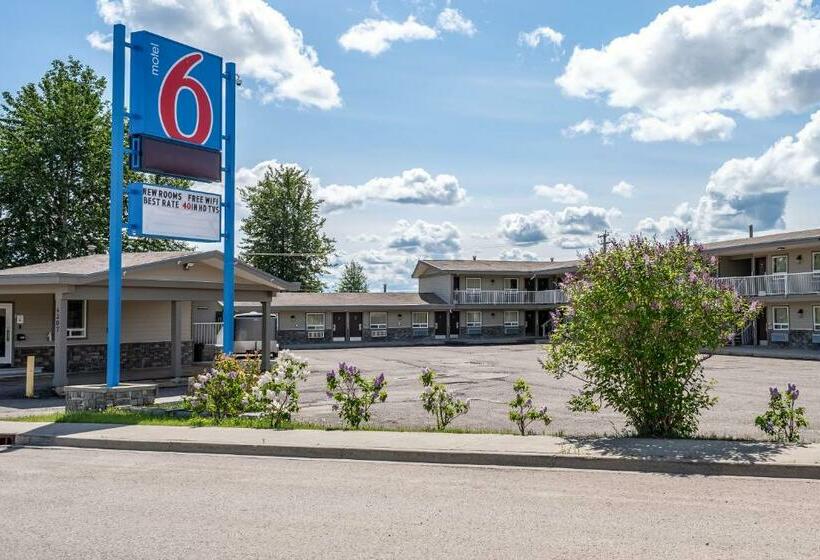חדר דחוקס עם מיטת קינג, Motel 6fort Nelson, Bc