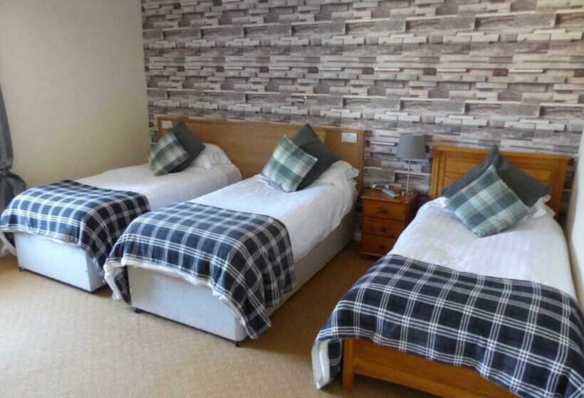 חדר סטנדרט לשלושה, Acorn Guest House