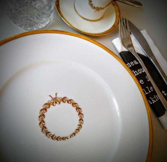 חדר דחוקס עם מיטת קינג, B&b Les Invités