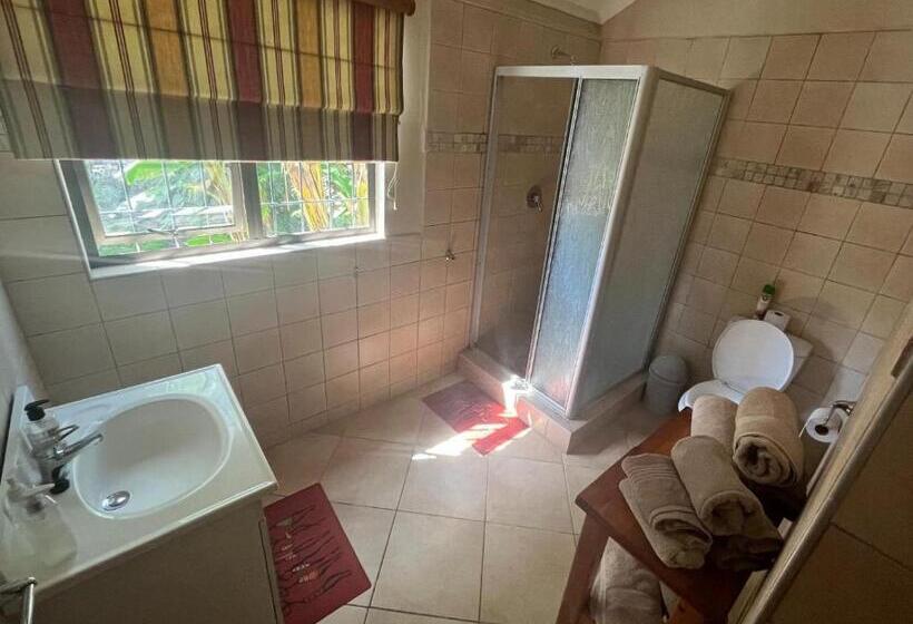 اتاق خانوادگی, Homestead Bed And Breakfast