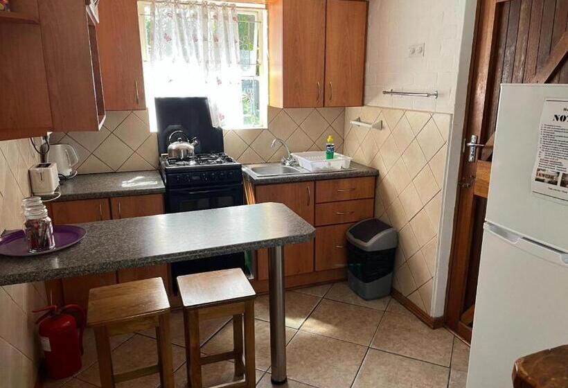 اتاق استاندارد سه نفره, Homestead Bed And Breakfast