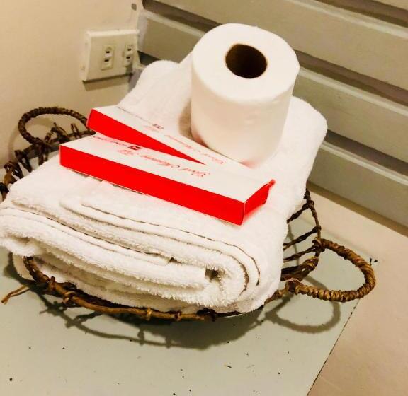 经济房, Hometown Hotel   Lacson Bacolod