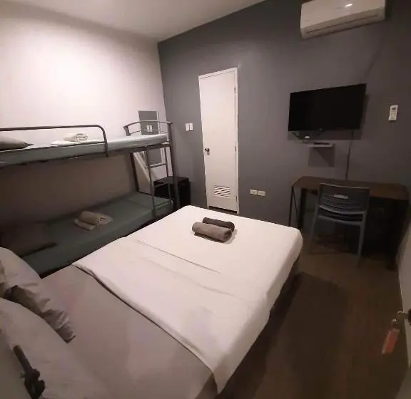 ファミリールーム, Hometown Hotel Lacson Bacolod