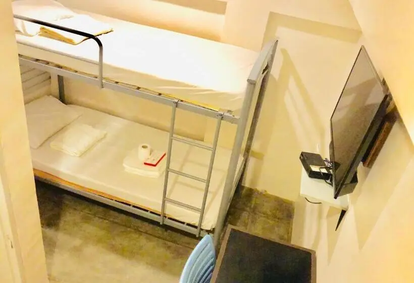 エコノミールーム, Hometown Hotel Lacson Bacolod