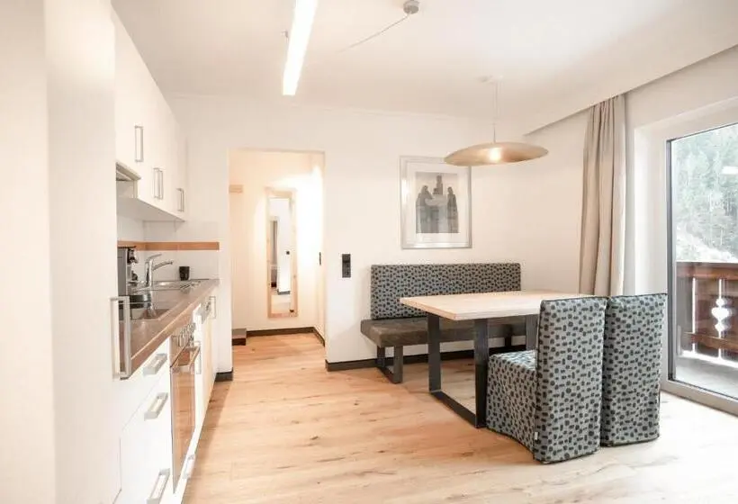 Deluxe-huoneisto 1 Makuuhuone, & Appartements Tiroler Buam