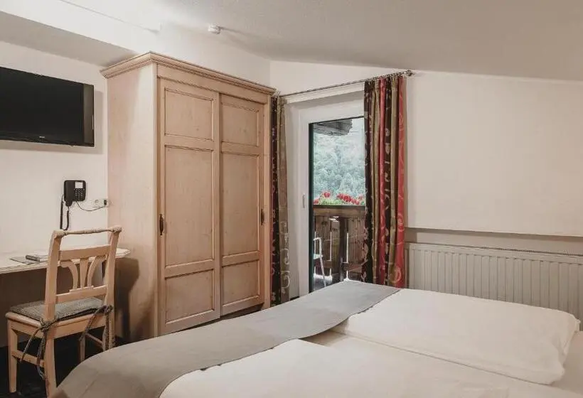 Perhehuone, & Appartements Tiroler Buam