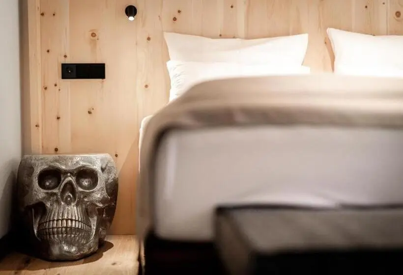 Deluxe Suite King Bed, & Appartements Tiroler Buam