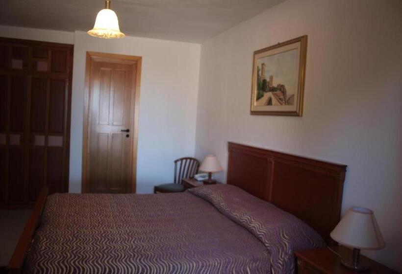 スタンダードトリプルルーム, Edelweiss