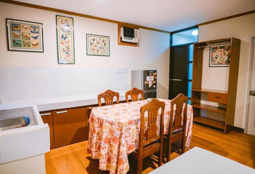 패밀리 룸, Jazmine's Place