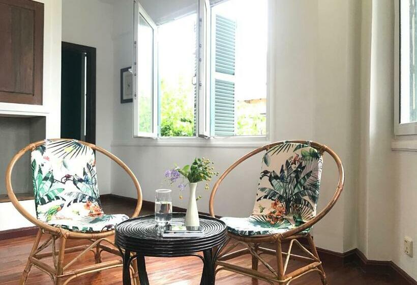 غرفة ديلوكس, La Java Bleue